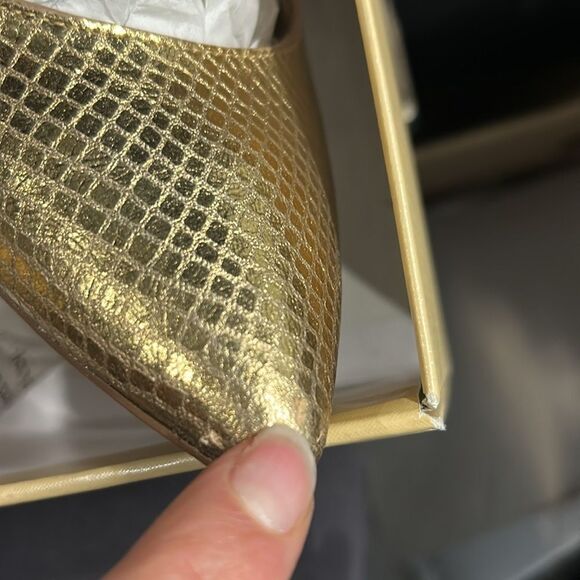 Michael Kors Claire Pumps gold Metallic Leather (Size 7.5 M / used) - Picture 10 of 10